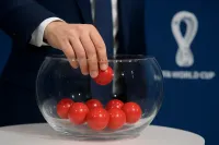 サッカーワールドカップ抽選会いつなの？