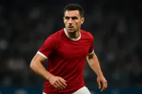 サッカーのディフェンダーで歴代最強は？