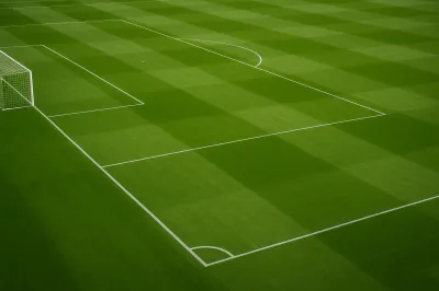 サッカーのコートの名前って何？