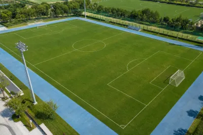 サッカーのグラウンド寸法は決まってる？