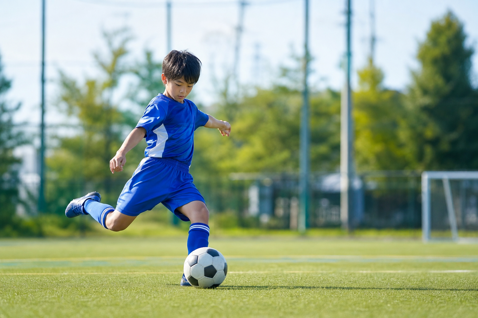 サッカーの逆足はいつから練習すべき？