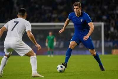 サッカーで左利きセンターバックは最強？