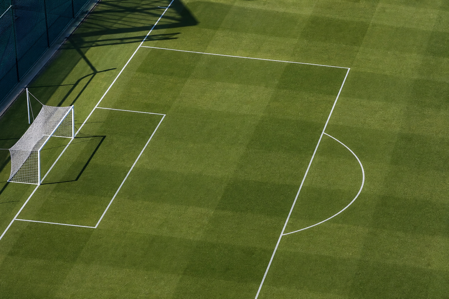 サッカーのペナルティエリアの長さは?