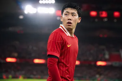 サッカーの遠藤航の年俸はいくらなのか？