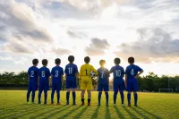 サッカーは何人でやるの？