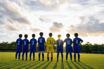 サッカーは何人でやるの？