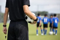 サッカー4級審判の申し込みは神奈川で？