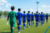 サッカー は 何人 で やる スポーツ？