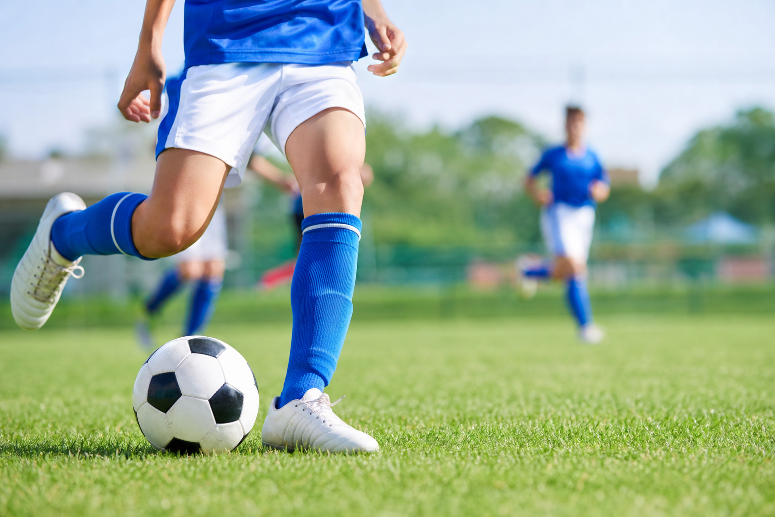 サッカーのズボンの下に履くものって何?