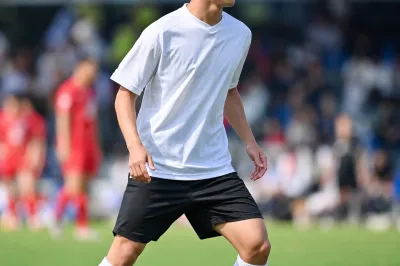 サッカーのシャツをインするルールって？