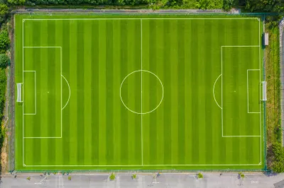 サッカーコートは何坪なの？