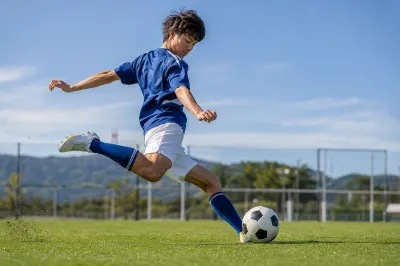 サッカーの蹴り方のフォームって何？