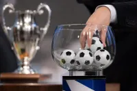 サッカー選手権の組み合わせはどう決まる？