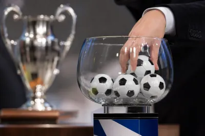 サッカー選手権の組み合わせはどう決まる？