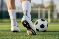 サッカー ソックス 滑り 止めは必要？