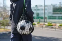 サッカー ボール ネット 100 均で十分？