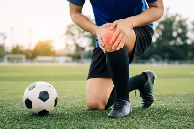 サッカーで膝に痛み…ストレッチで治る？