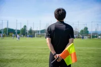 サッカー 4 級 審判 更新 忘れ はどうなる？