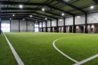 サッカーできる場所って室内にある？