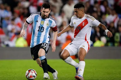 サッカー アルゼンチン 代表 対 サッカー ペルー 代表 選手 採点は？