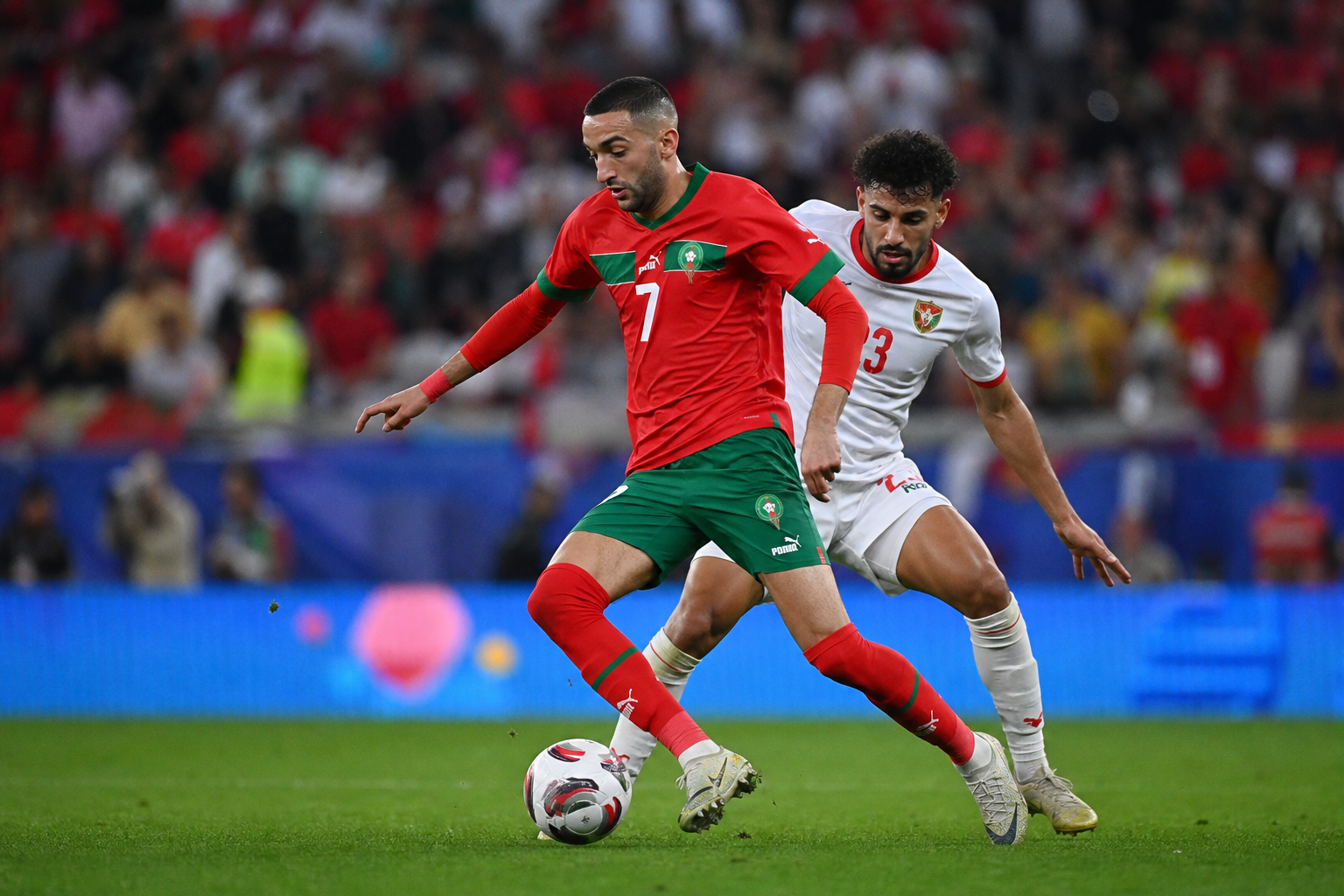 サッカー オマーン 代表 対 サッカー モロッコ 代表 試合の結果とは?