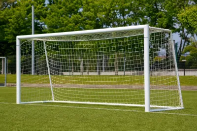 小学校のサッカーのゴールの大きさって？