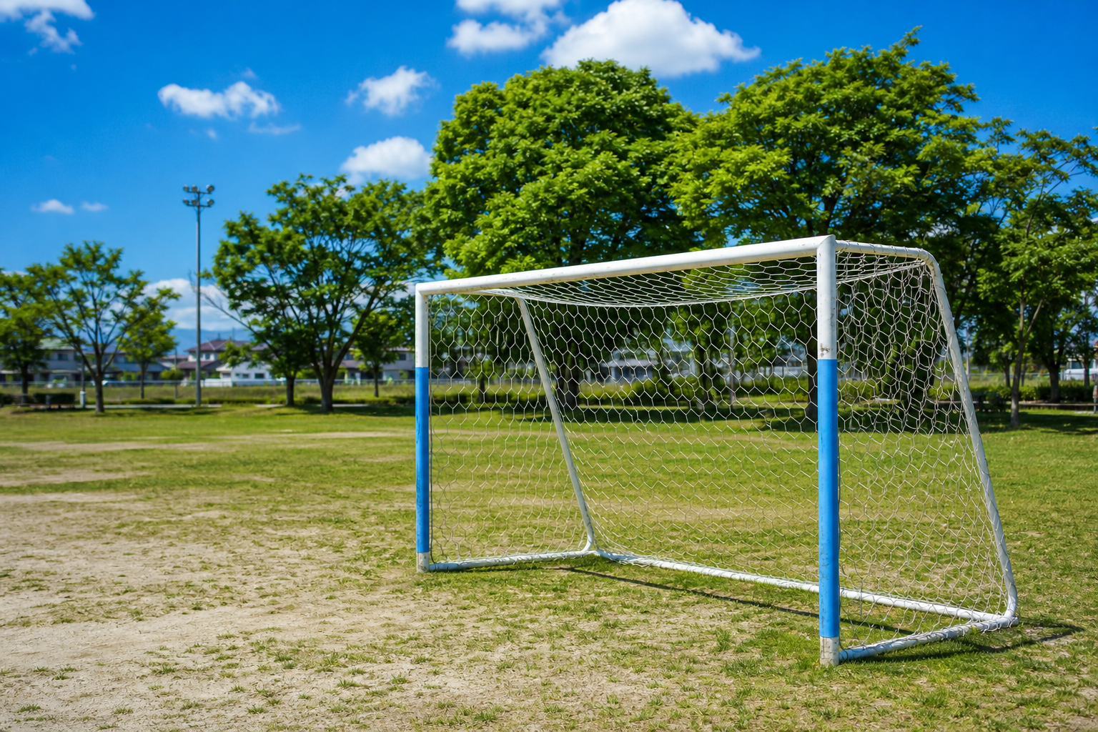 なぜ「無料の公園」でもサッカーゴールを自由に使えるとは限らないの？