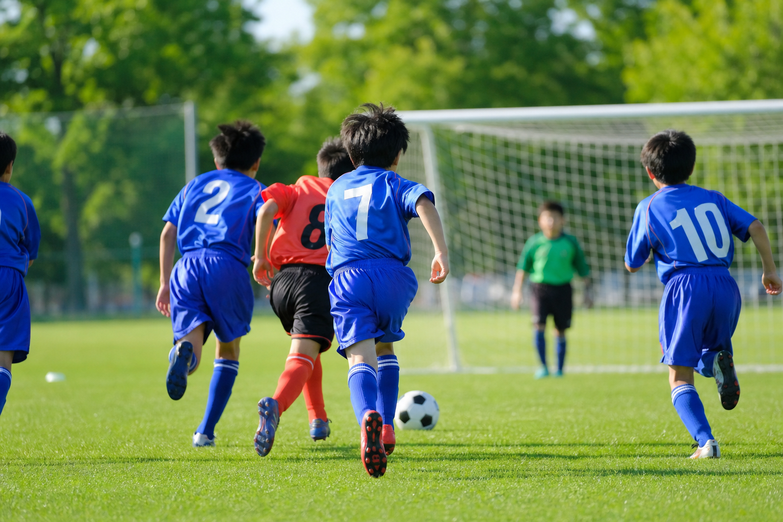 どうして子どもたちは8人で試合をするの？