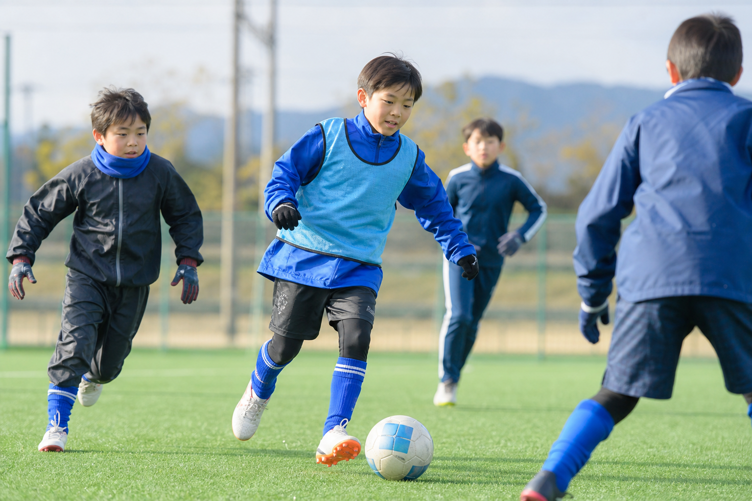 シーン別！おすすめの冬のサッカー練習着スタイル