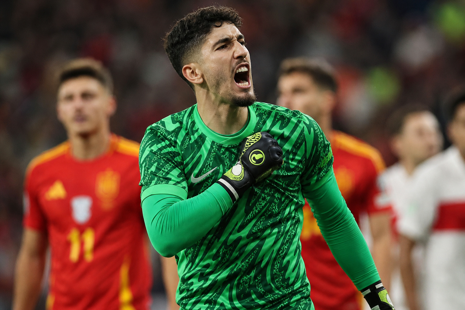 激闘の2-2ドロー!選手採点はトルコのGKバユンドゥルが大絶賛